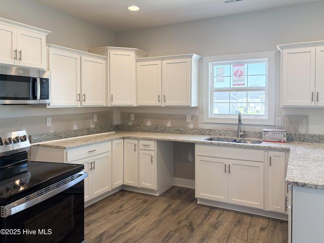 707 Ellabond St, House other with 4 bedrooms, 3 bathrooms and 2 parking in Sneads Ferry NC | Image 4