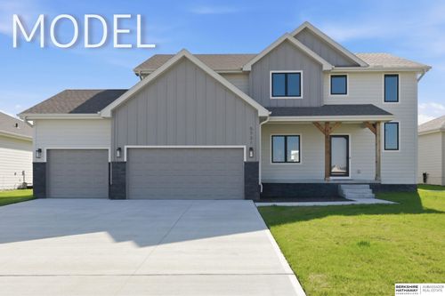 5731 Kestrel Pkwy, Elkhorn, NE, 68022-4757 | Card Image