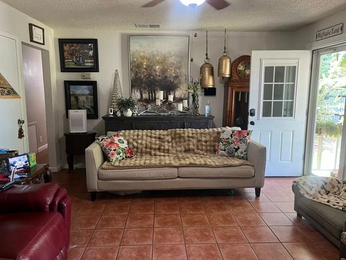 2006 East Brazos Pl E, Hobbs, NM, 88240 | Card Image