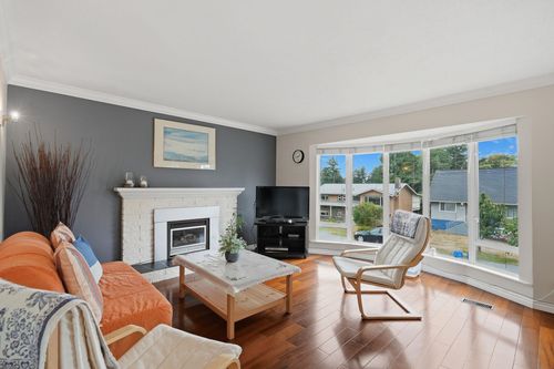 8704 111 St, Delta, BC, V4C4N7 | Card Image