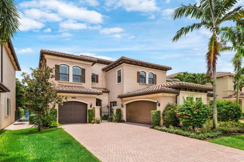 8658 Lewis River Rd, Delray Beach, FL, 33446-9597 | Card Image