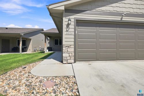 6626 W 6th Pl Place, Sioux Falls, SD, 57107 | Card Image