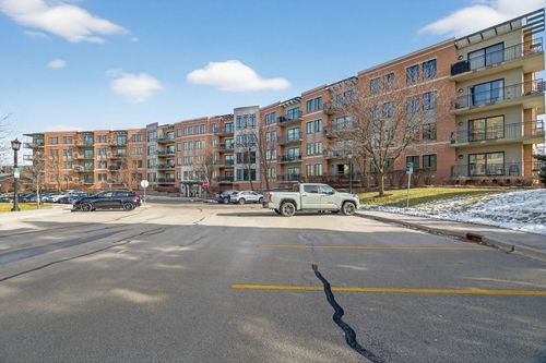 unit-310-145 S York St, Elmhurst, IL, 60126-3468 | Card Image