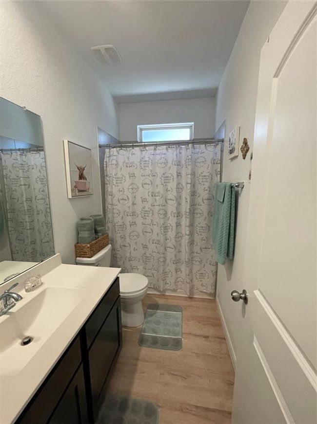 Entry Bath | Image 21