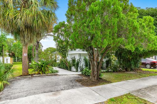107 Sw 4th Ave, Delray Beach, FL, 33444-2507 | Card Image