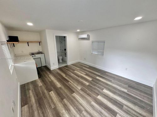 studio-555 Ne 70th St, Miami, FL, 33138 | Card Image