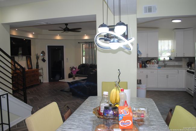 4337 Throne, House other with 4 bedrooms, 4 bathrooms and null parking in Von Ormy TX | Image 13