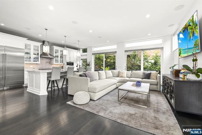 12 Hooks Ln, Condo with 4 bedrooms, 4 bathrooms and null parking in Edgewater NJ | Image 24