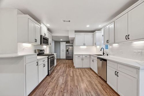 4520 Sharon St, Houston, TX, 77020-6409 | Card Image