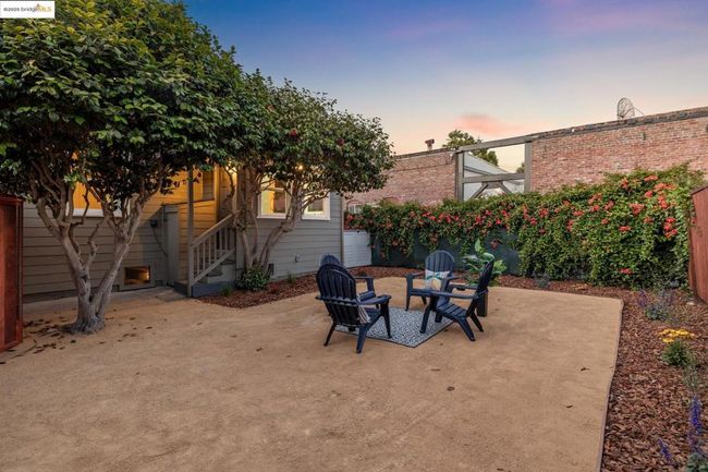 1092 Dwight Way, House other with 2 bedrooms, 2 bathrooms and 1 parking in Berkeley CA | Image 32