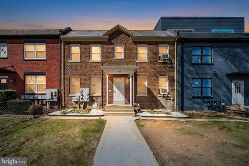 220 21st St Ne, WASHINGTON, DC, 20002-6734 | Card Image