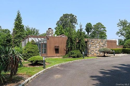145 Arrandale Ave, Great Neck, NY, 11024-1701 | Card Image