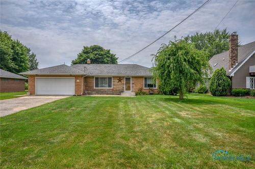 126 Martin Ave, Pemberville, OH, 43450-7056 | Card Image
