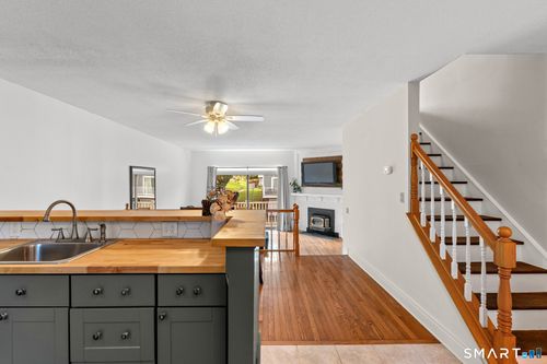 1-57 Meetinghouse Vlg, Meriden, CT, 06450-6714 | Card Image