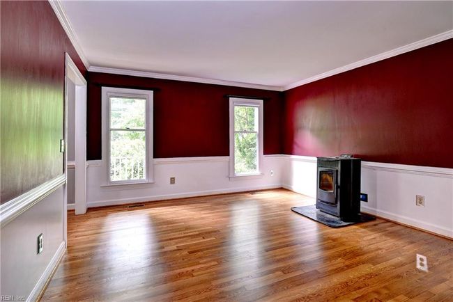 Sitting room with pellet stove | Image 9
