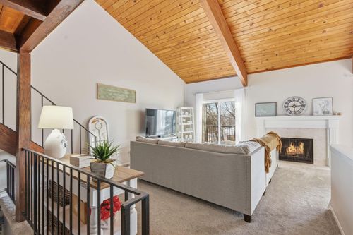 13732 Hemlock Ct, Apple Valley, MN, 55124-9581 | Card Image