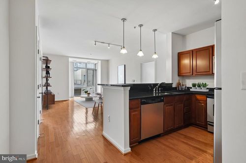 apt-510-6506 America Blvd, Hyattsville, MD, 20782-2096 | Card Image