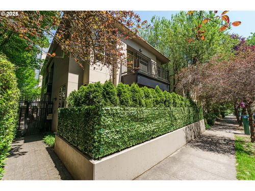 1951 Nw Hoyt St, Portland, OR, 97209-1210 | Card Image