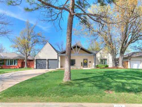 1815 Dorchester Dr, Nichols Hills, OK, 73120-4705 | Card Image
