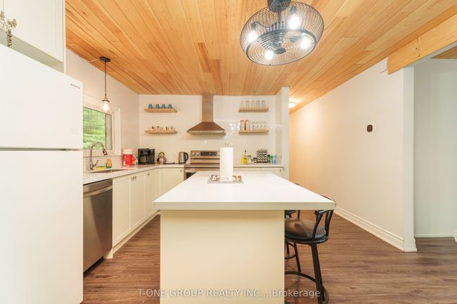 10 Riverside Crt, House other with 3 bedrooms, 2 bathrooms and 5 parking in Bancroft ON | Image 8