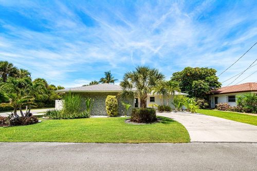 106 Periwinkle Dr, Hypoluxo, FL, 33462-6024 | Card Image