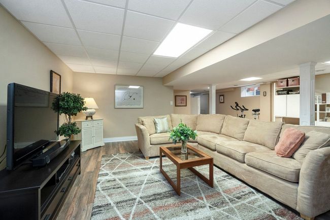 10 Meadowglen Blvd, House other with 4 bedrooms, 4 bathrooms and 2 parking in Georgetown ON | Image 39