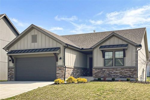 1603 Ne Jaclyn Dr, Grain Valley, MO, 64029-7870 | Card Image