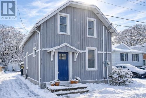107 Queen St N, Renfrew, ON, K7V2A4 | Card Image