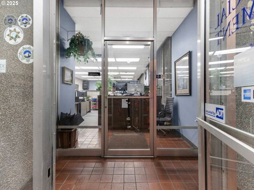 901 Marine Dr, Astoria, OR, 97103-4217 | Card Image