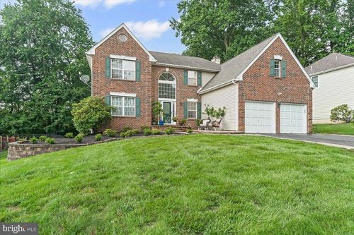 1229 Woodsview Dr, Garnet Valley, PA, 19060-2114 | Card Image