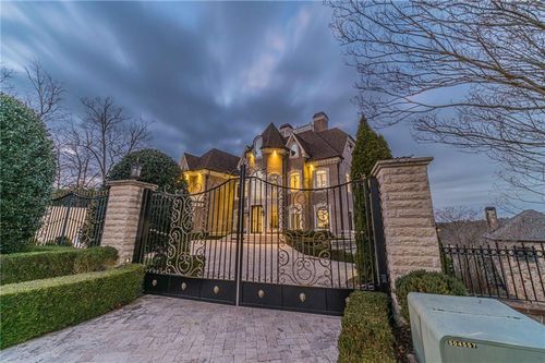 8330 Jett Ferry Rd, Sandy Springs, GA, 30350-4708 | Card Image