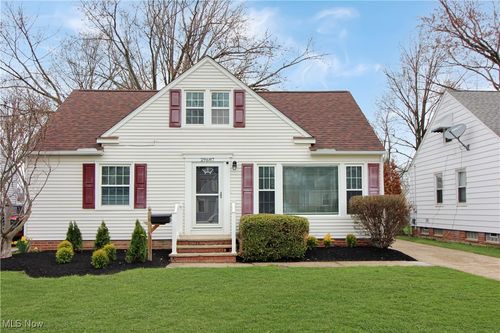 29687 Robert St, Wickliffe, OH, 44092-2215 | Card Image