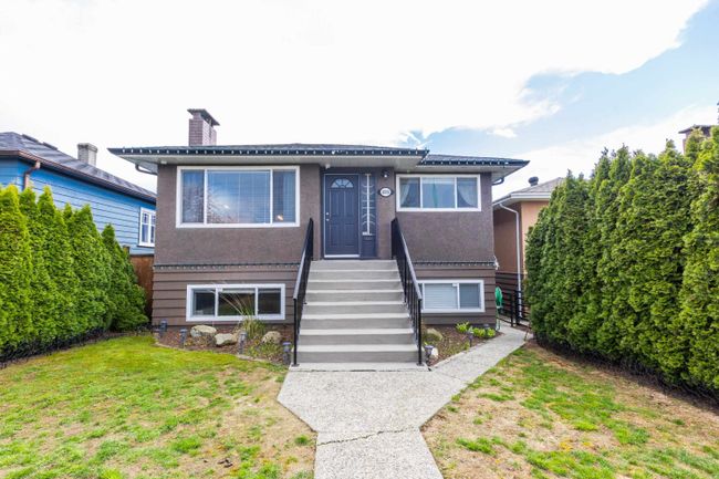 4608 Union Street, House other with 6 bedrooms, 2 bathrooms and 4 parking in Burnaby BC | Image 1