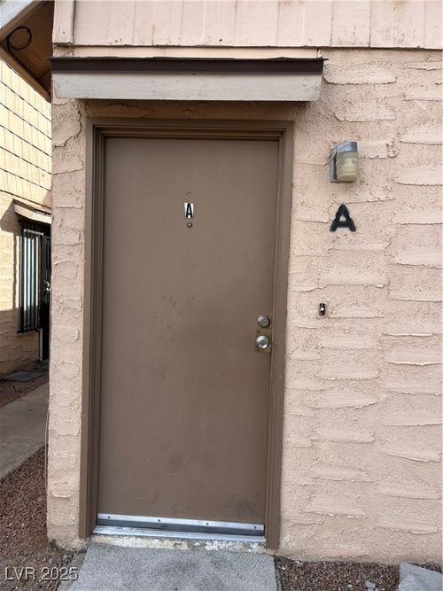 apt-a-5196 Golden Ln, Las Vegas, NV, 89119-1719 | Card Image