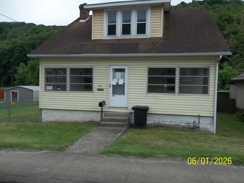 651 W 2nd St, Weston, WV, 26452-1705 | Card Image