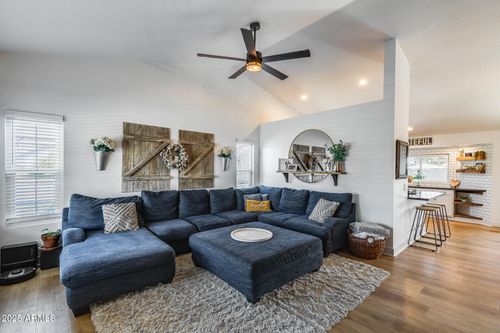 7901 W Pershing Ave, Peoria, AZ, 85381-4049 | Card Image