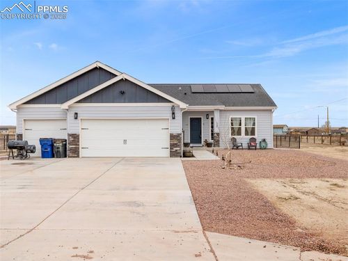 933 E Blackstone Dr, Pueblo West, CO, 81007-7103 | Card Image