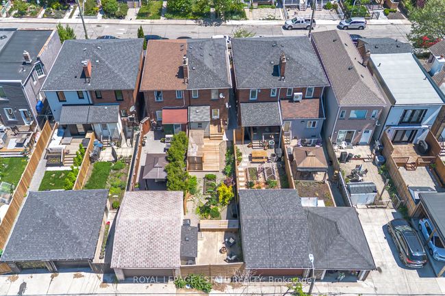 118 Mulock Ave, House attached with 3 bedrooms, 2 bathrooms and 1 parking in Toronto ON | Image 45