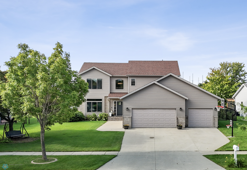 3322 46th Ave S, Fargo, ND, 58104-6655 | Card Image