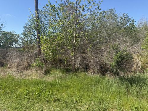 01 W Bayshore Rd, Anahuac, TX, 77514 | Card Image