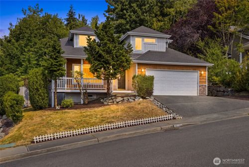 6805 59th Pl Ne, Marysville, WA, 98270-8889 | Card Image