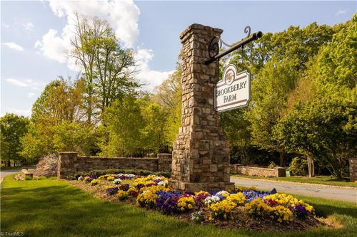 1175 Maple Chase Ln, Winston-Salem, NC, 27106 | Card Image