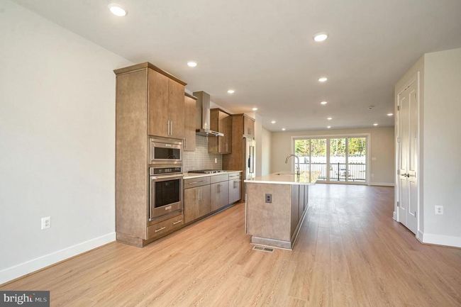 1613 Fellowship Sq, Townhouse with 3 bedrooms, 5 bathrooms and null parking in RESTON VA | Image 4