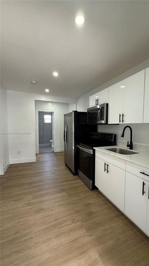 4-211 Sw 10th Ave, Miami, FL, 33130-1119 | Card Image
