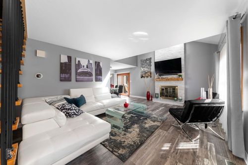 15513-15513 Whitehall Ln, Orland Park, IL, 60462-7733 | Card Image