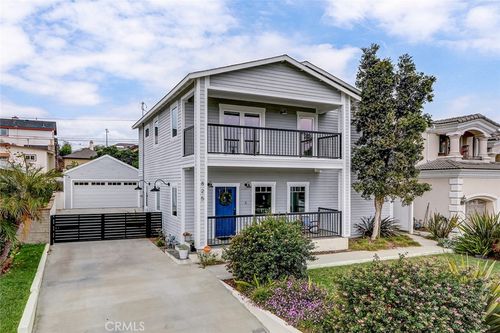 825 Center St, El Segundo, CA, 90245-3255 | Card Image