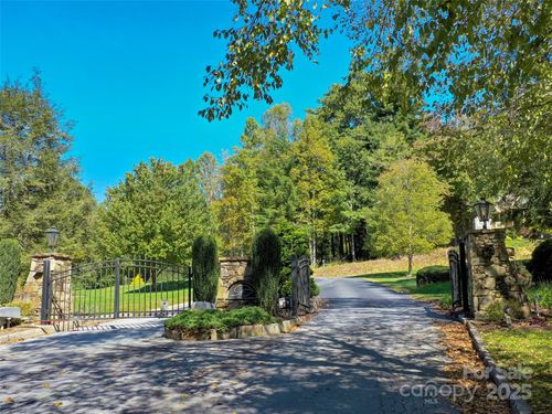 1-630 Somersby Pkwy, Hendersonville, NC, 28739-0053 | Card Image