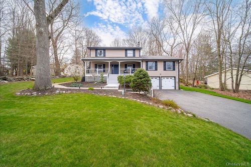 157 Brewer Rd, Newburgh, NY, 12550-1220 | Card Image