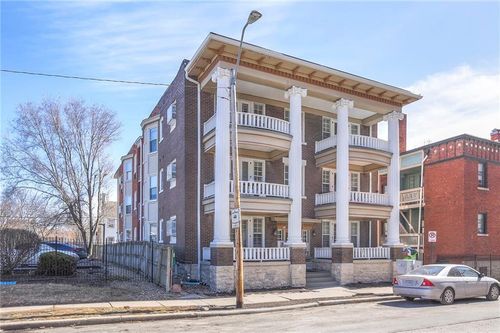 3433 Central St, Kansas City, MO, 64111-2082 | Card Image