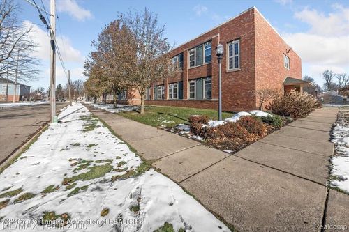 207-335 Horatio St, Charlotte, MI, 48813-1553 | Card Image
